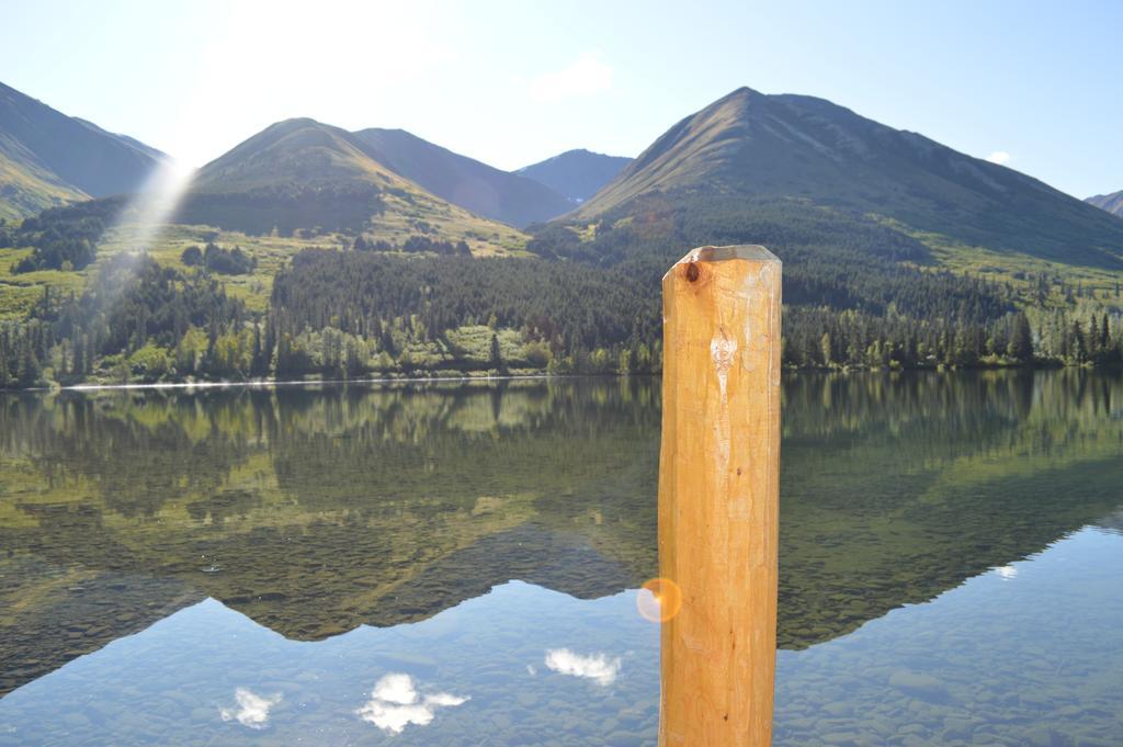 Summit Lake Lodge Εξωτερικό φωτογραφία