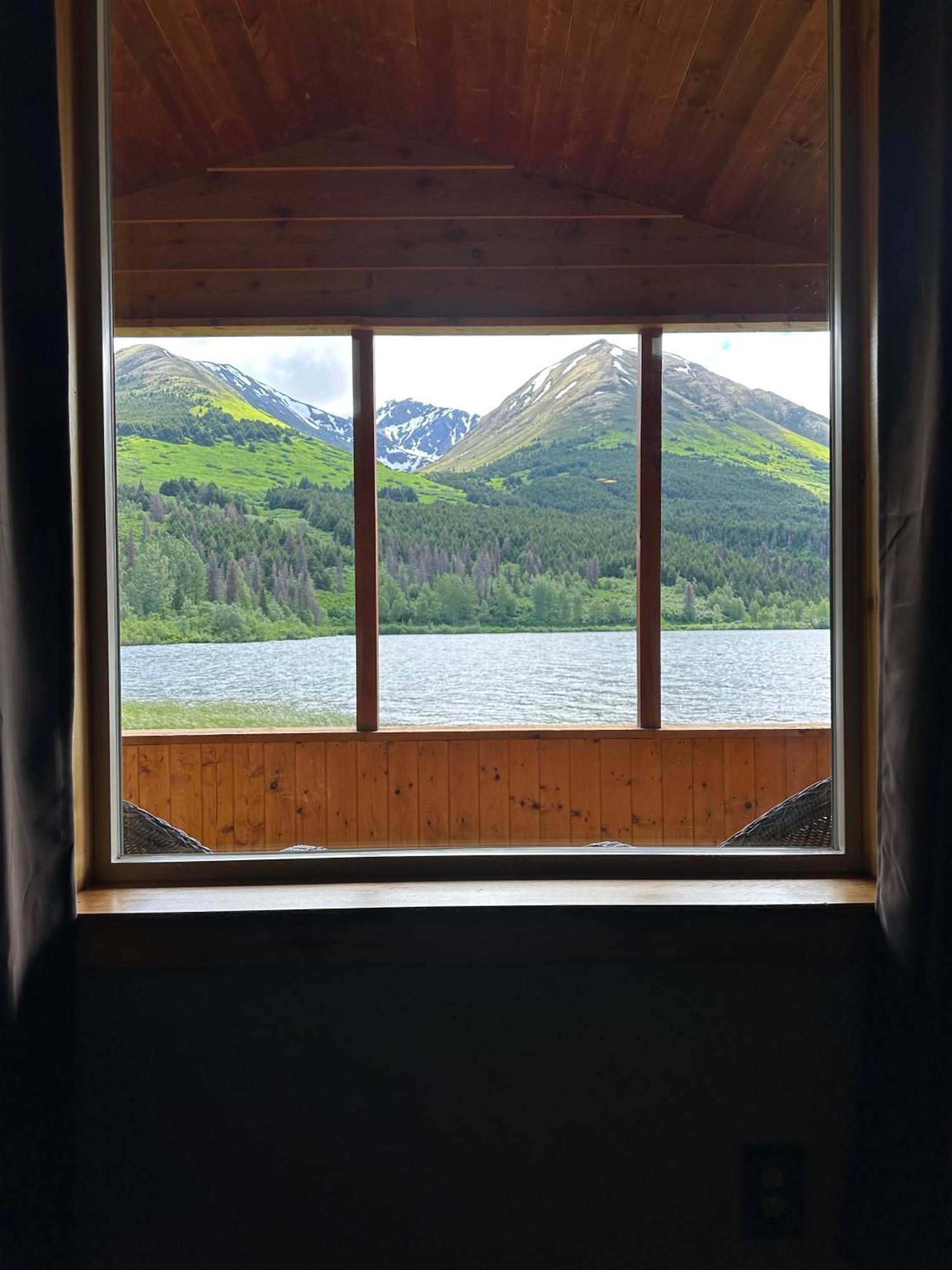Summit Lake Lodge Εξωτερικό φωτογραφία