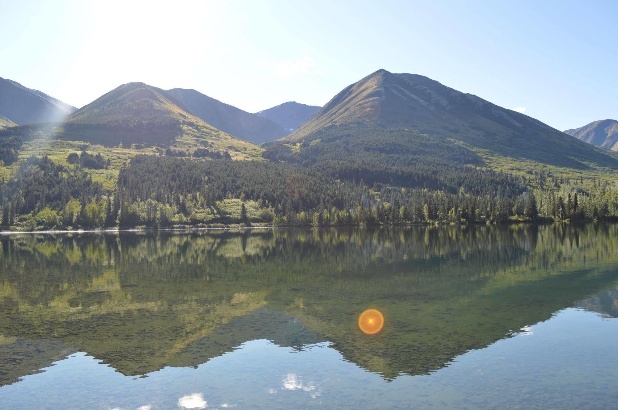 Summit Lake Lodge Εξωτερικό φωτογραφία